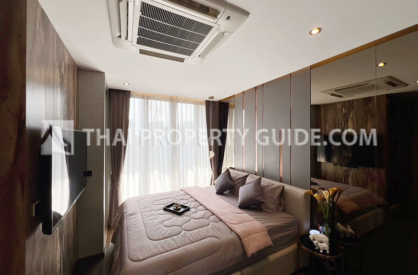 House with Private Pool in Srinakarin 